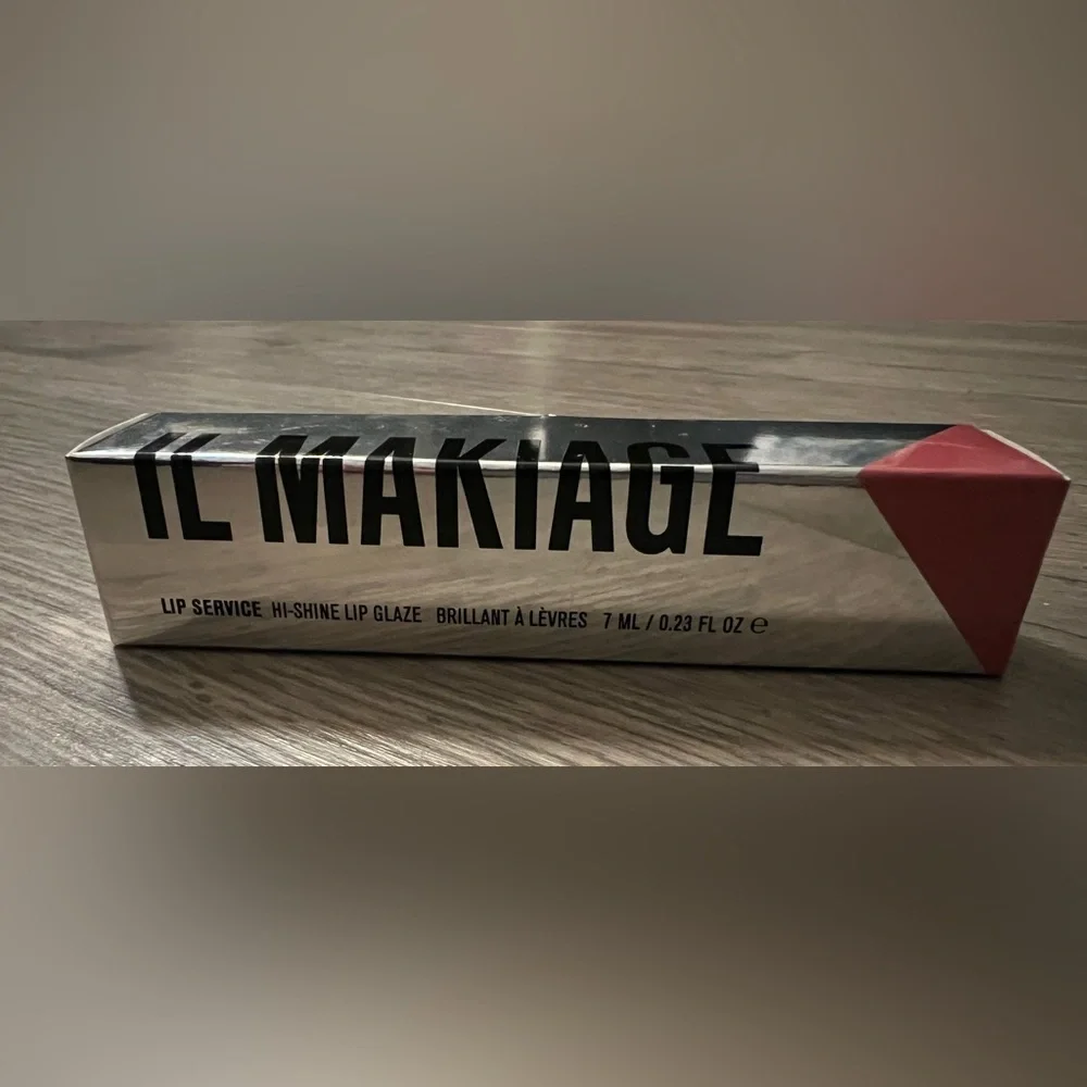 IL MAKIAGE Black and Pink Lipstick